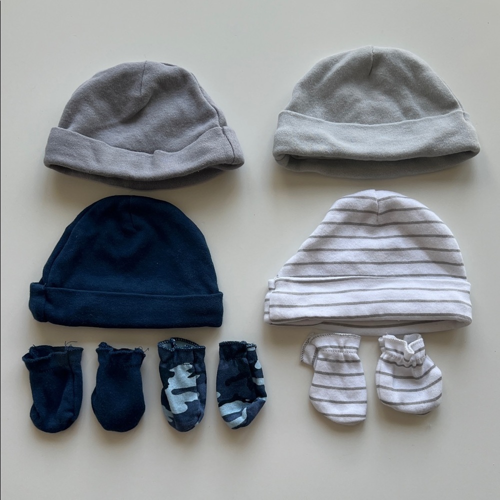 4 Baby Beanies & Mittens Set
